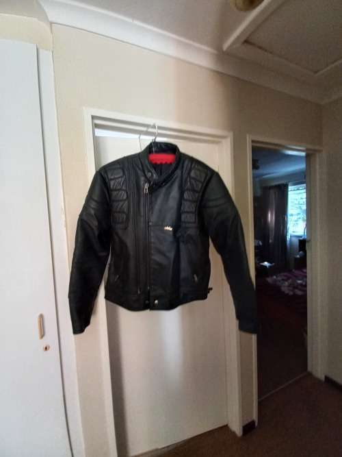 LEATHER BIKER JACKET BY LEATHERHEAD MEDIUM TO LARGE